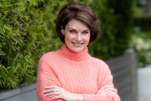website-headshot-Elle-Davidson website-headshot-Elle-Davidson